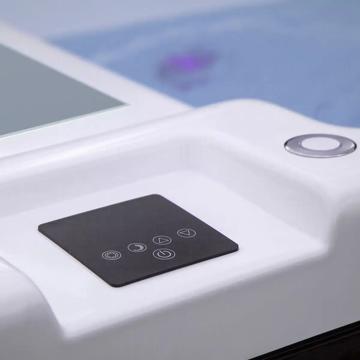 wellis Iceland cold plunge tub computer